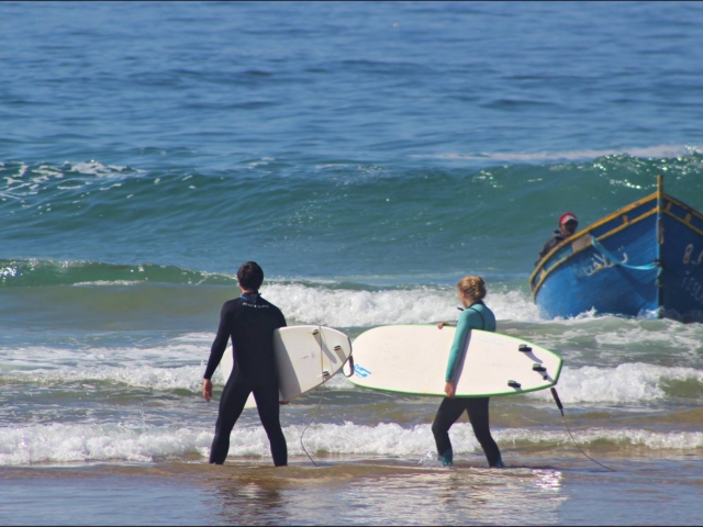 Girl surf week in taghazout , aloha surf camp maroc represent
